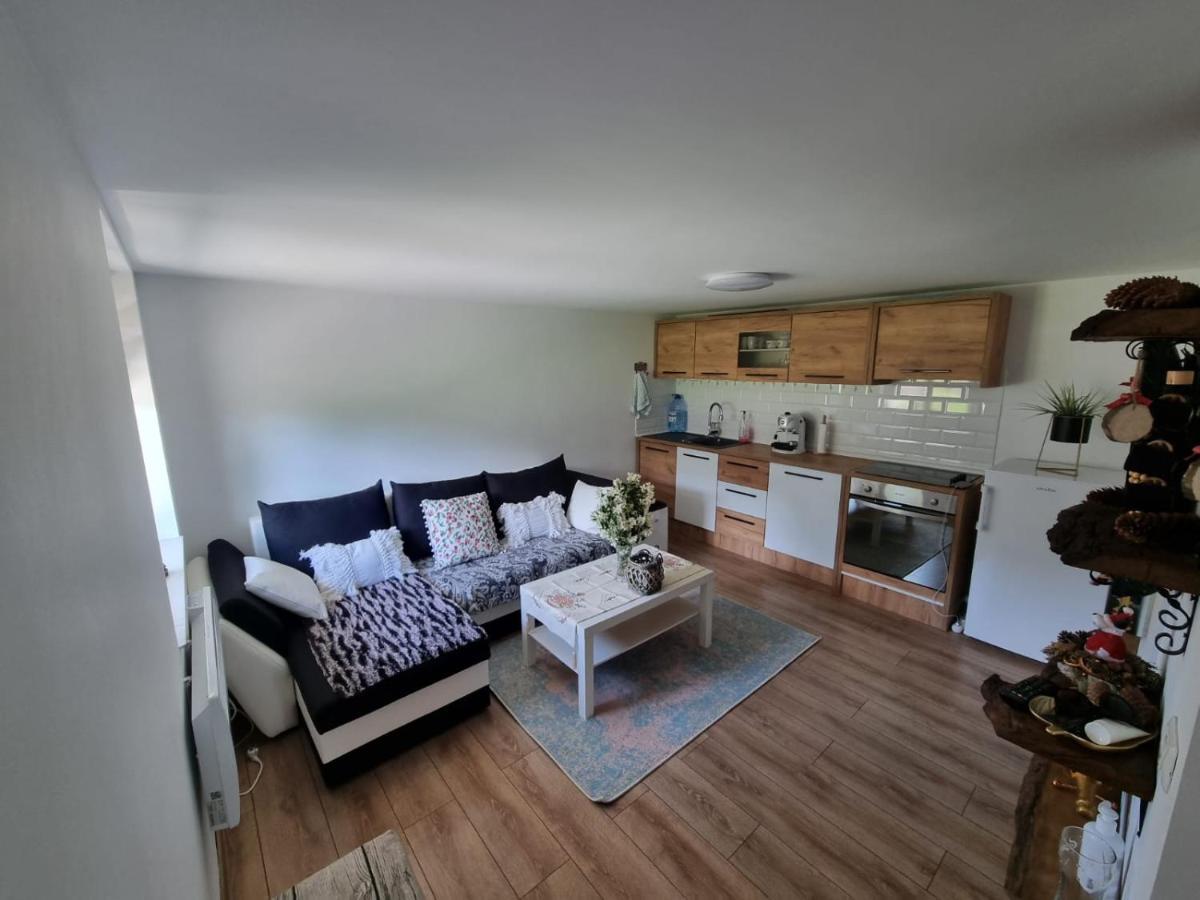 Casa Primitoare In Inima Naturii Si Padurii Rasca  Экстерьер фото